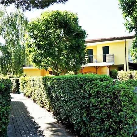 度假居 Pleasant In Carole With Shared Pool *