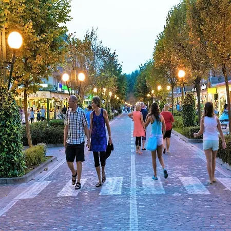 Pleasant In Carole With Shared Pool 度假居 *