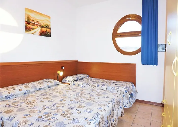 Pleasant In Carole With Shared Pool Vakantiehuis