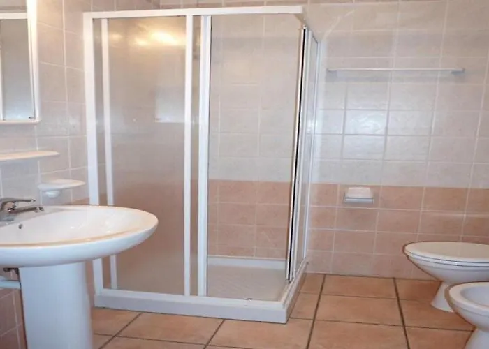 Vakantiehuis Pleasant In Carole With Shared Pool *