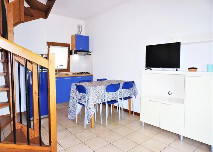 Vakantiehuis Pleasant In Carole With Shared Pool